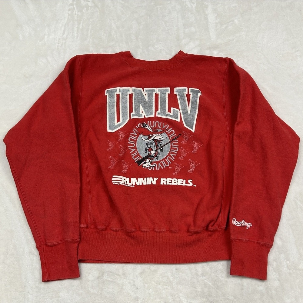 Rawlings UNLV Sweatshirt Mens Medium Red Runnin Rebels Vintage Graphic Pullover